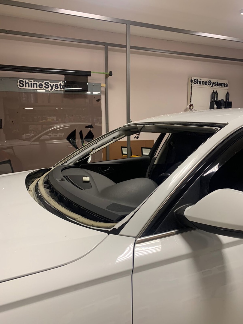 Замена лобового стекла Audi A6